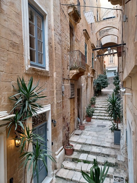 A shot of Eagle Street.