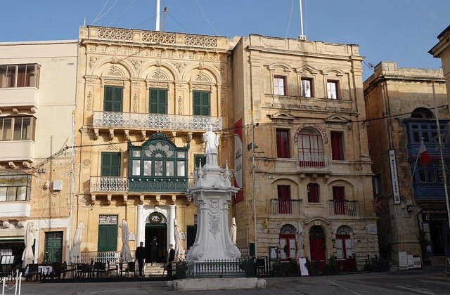A shot of Birgu's main square.